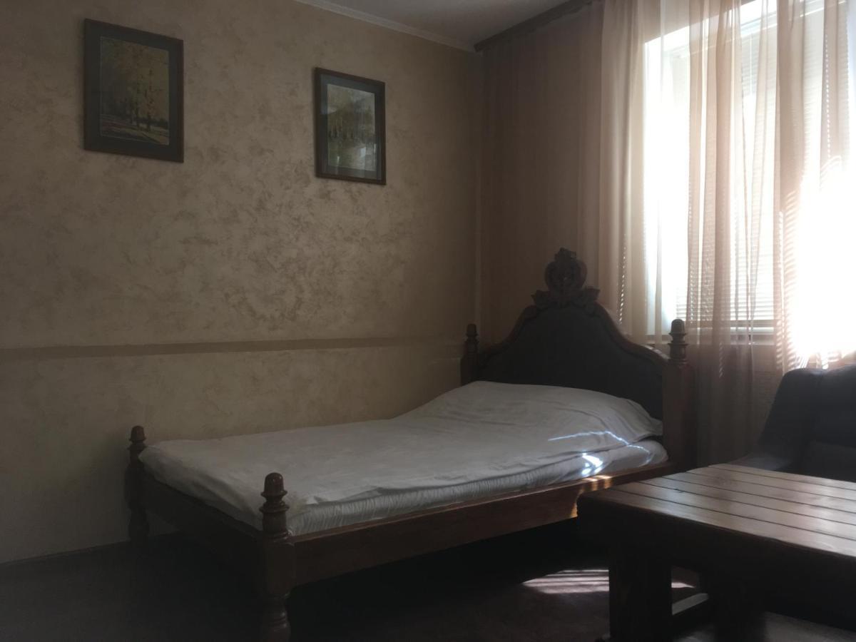 Міні-Готель Нептун リウネ エクステリア 写真