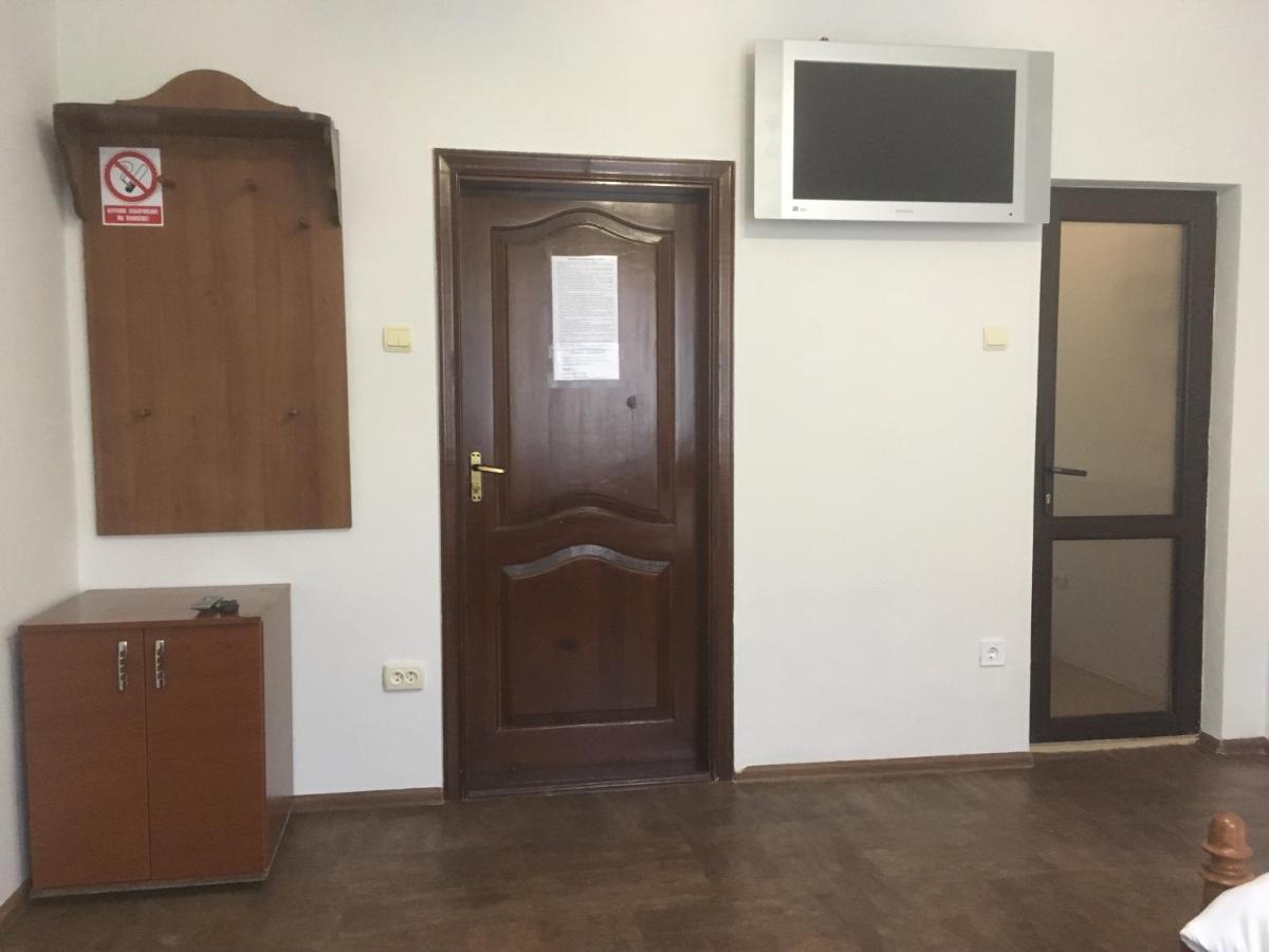 Міні-Готель Нептун リウネ エクステリア 写真